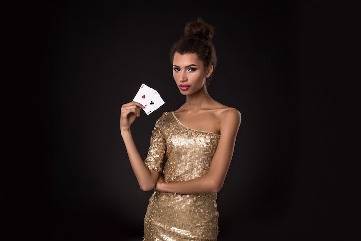 Dealer profesional Three Card Poker di studio kasino langsung pagoda win